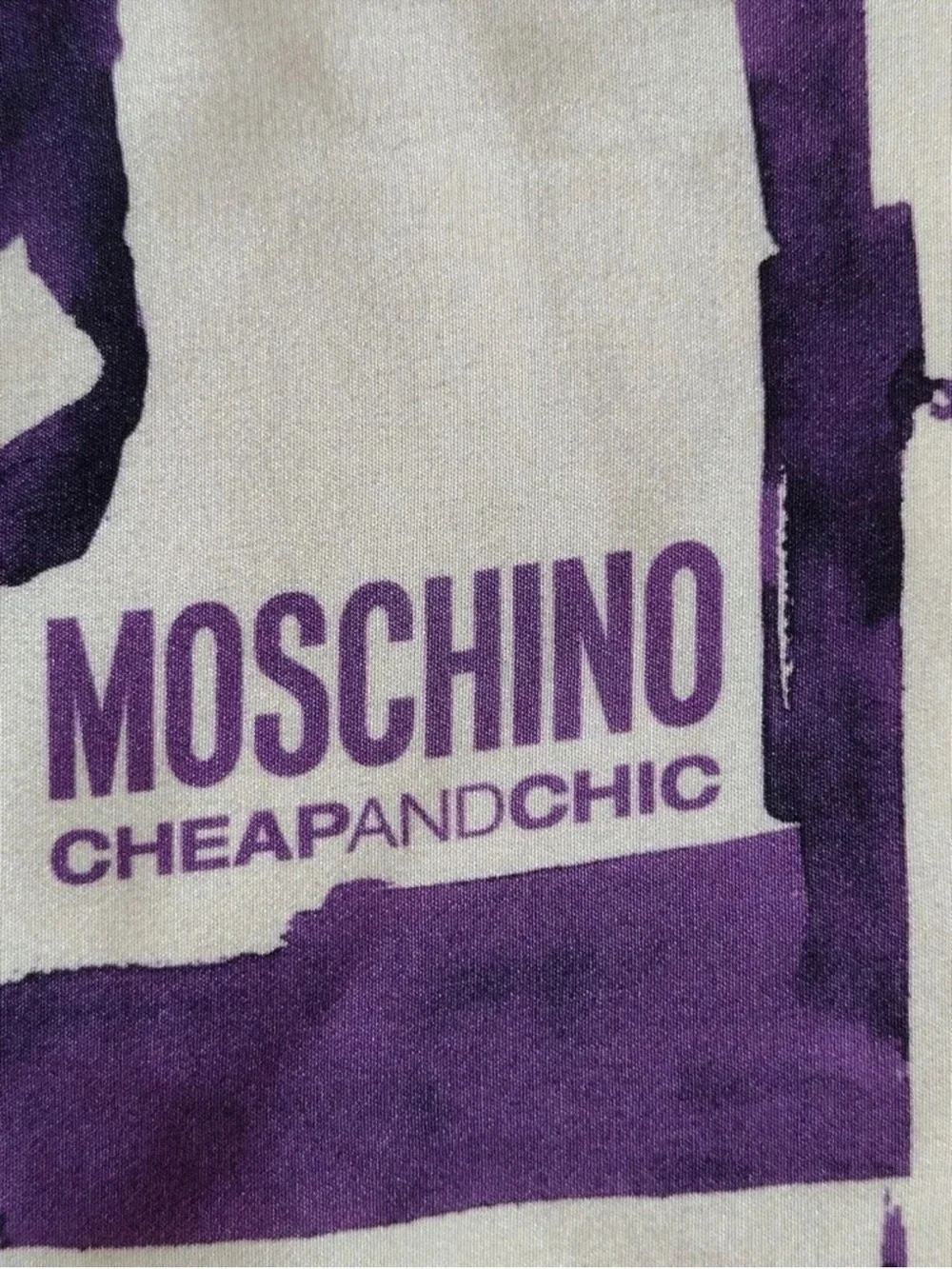 Moschino Vintage Rare 100% Silk ‘Cheap and Chic' Heart Scarf, Purple & White NWT